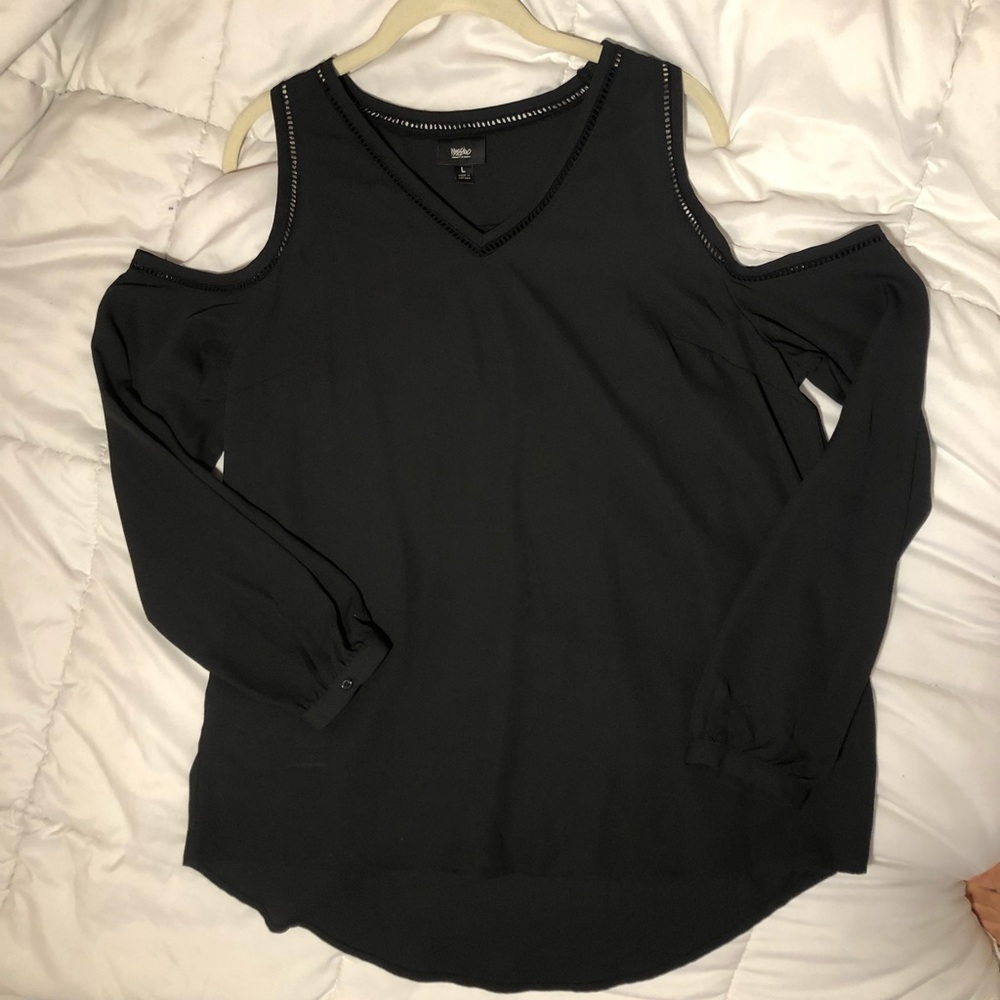 Black shirt with cutout shoulders